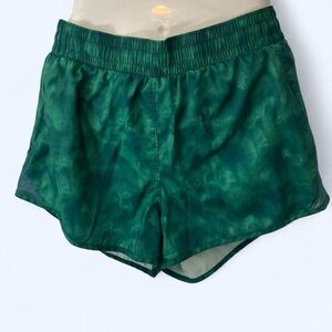 Green tie-dye running shorts #running All in Motion L